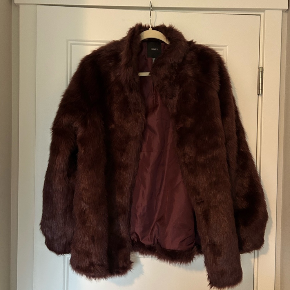 FOREVER 21 Faux Fur Burgundy Jacket L coat!